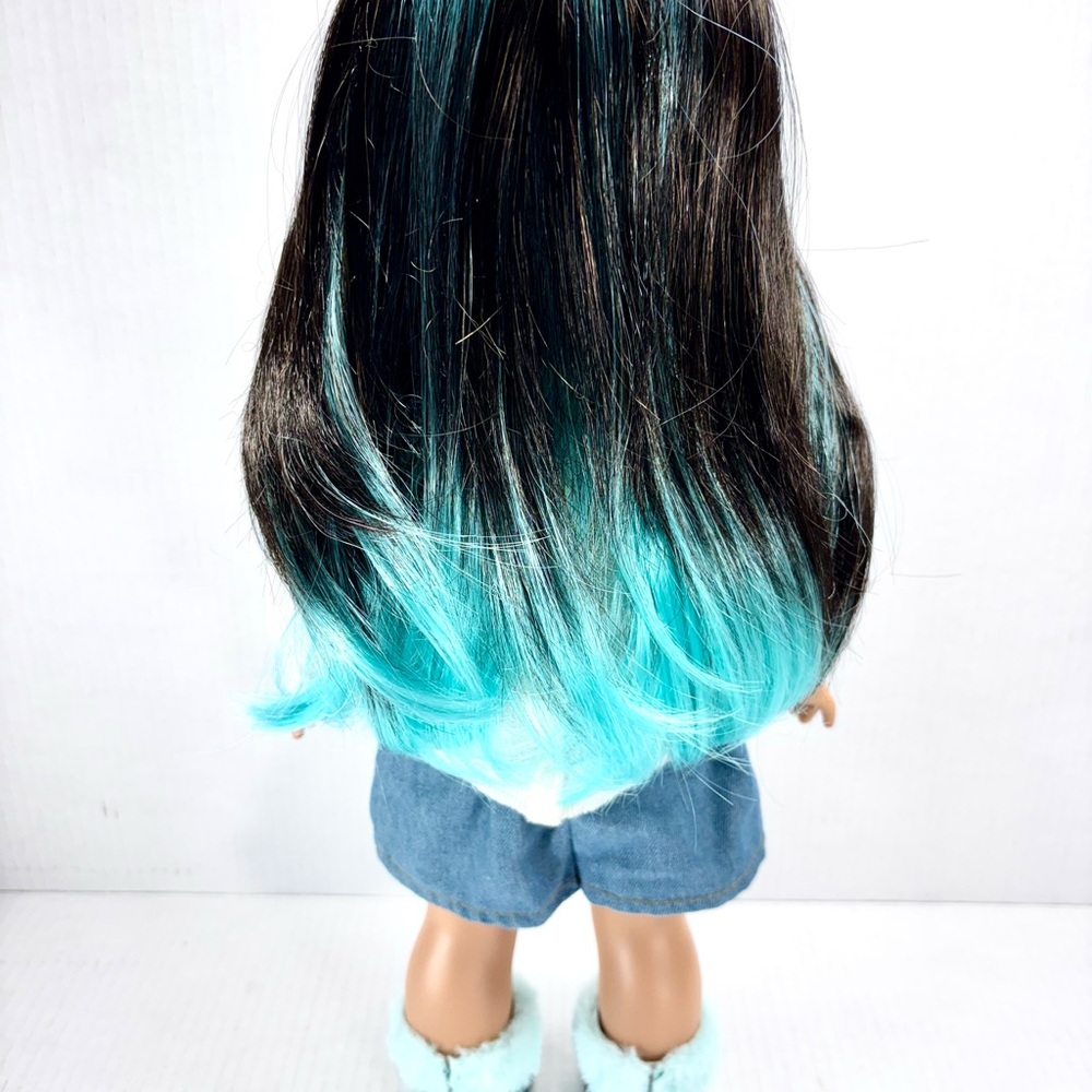 18" American Girl Doll 2017 Corinne Tan Asian Blue/Black Hair - Picture 3 of 11